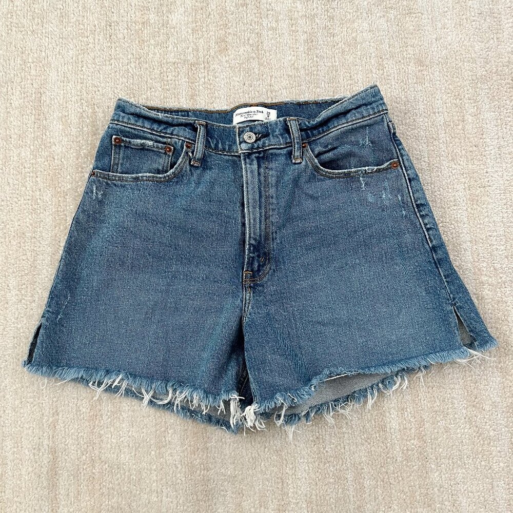 Abercrombie & Fitch Curve Love 4" Mom Jeans Shorts 29 / 8 High Rise Blue